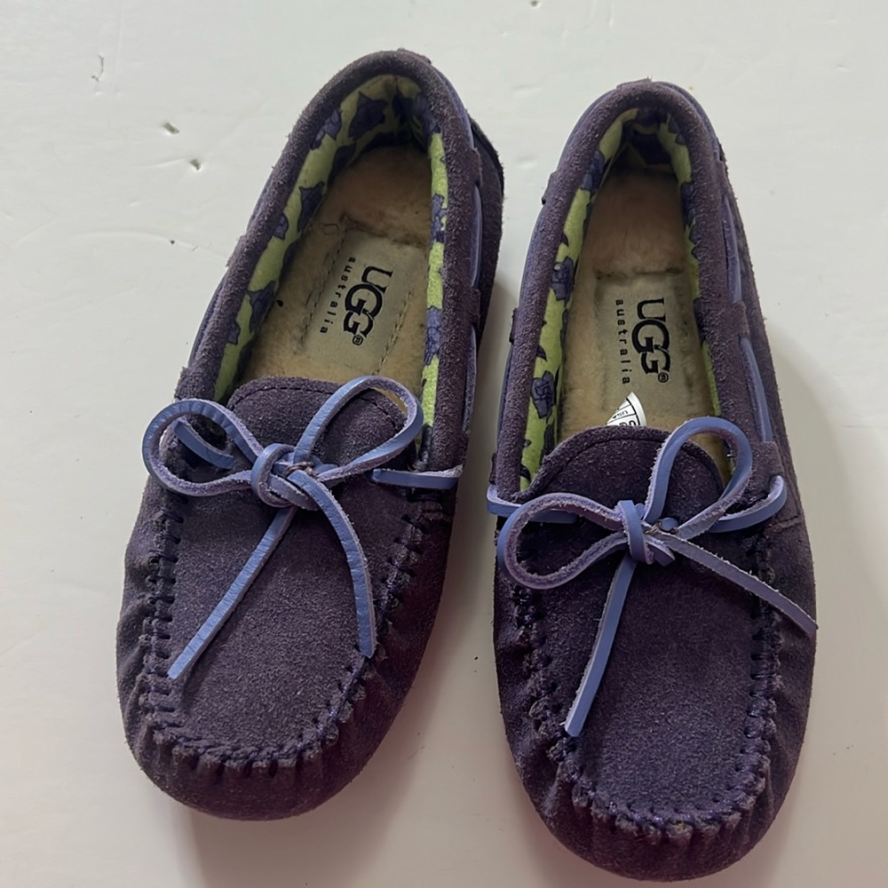 UGG Australia Dakota Kids Purple Moccasins slippers size 11